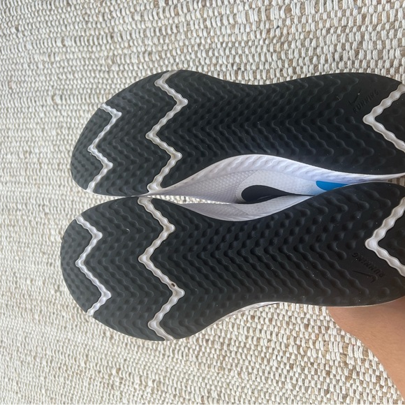 Nike training sneakers - Picture 4 of 4